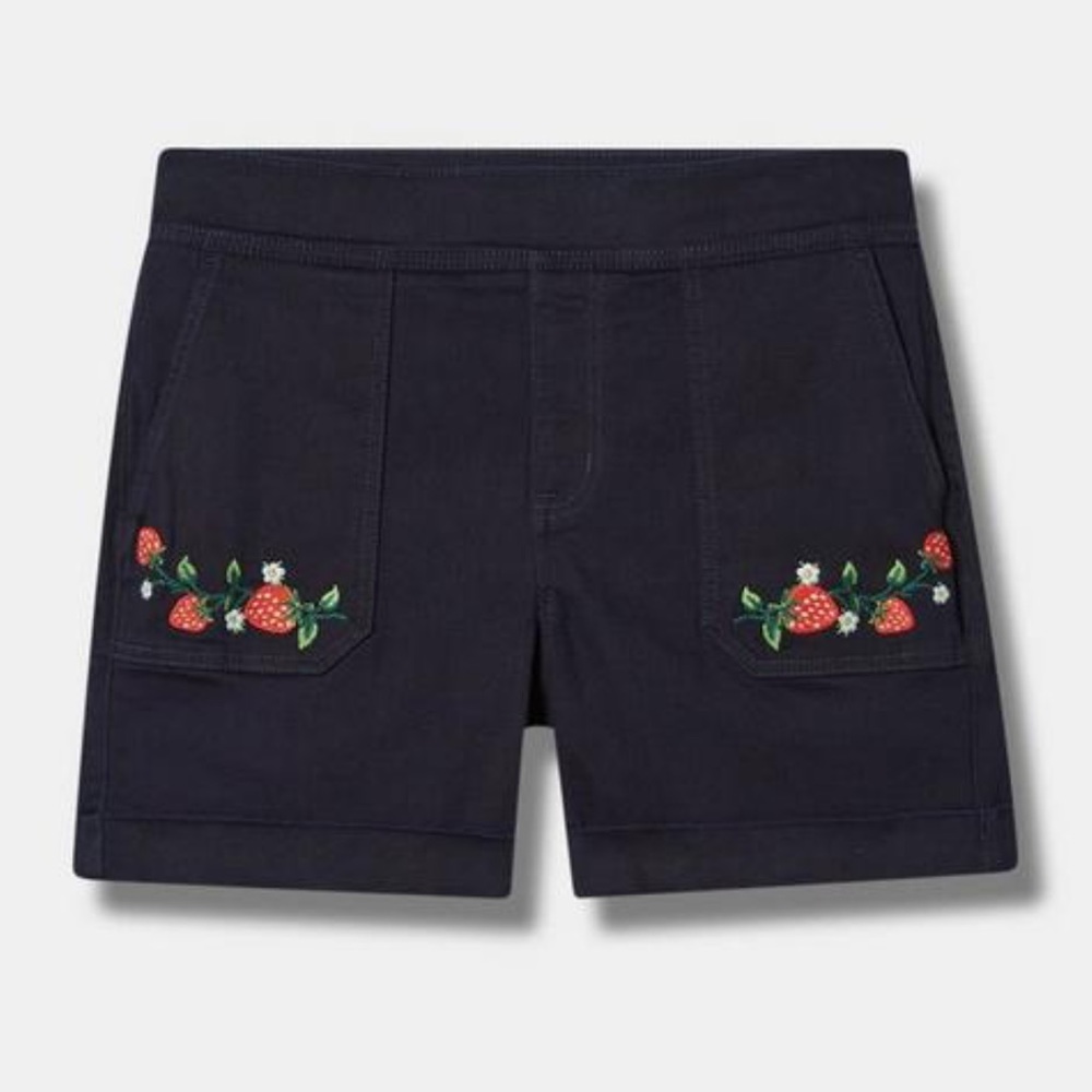 NWT Torrid Retro Chic 5 Inch Lean Jean Embroidered Super Soft High-Rise Short - Picture 2 of 6